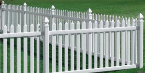 Milwaukee Fence Installation Danbury Vinyl Straight White 760x382 1 300x151