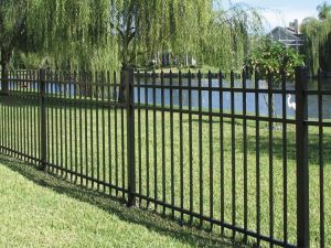 Hales Corners Aluminum Fence rfence01 1 300x225