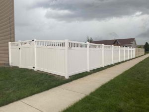 Delafield Backyard Fences Vance 6  White TriMax Vertical Topper 300x225